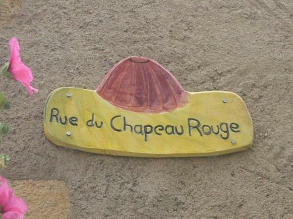 Appartement L'Atelier Du Chapeau Rouge à Souvigny Extérieur photo