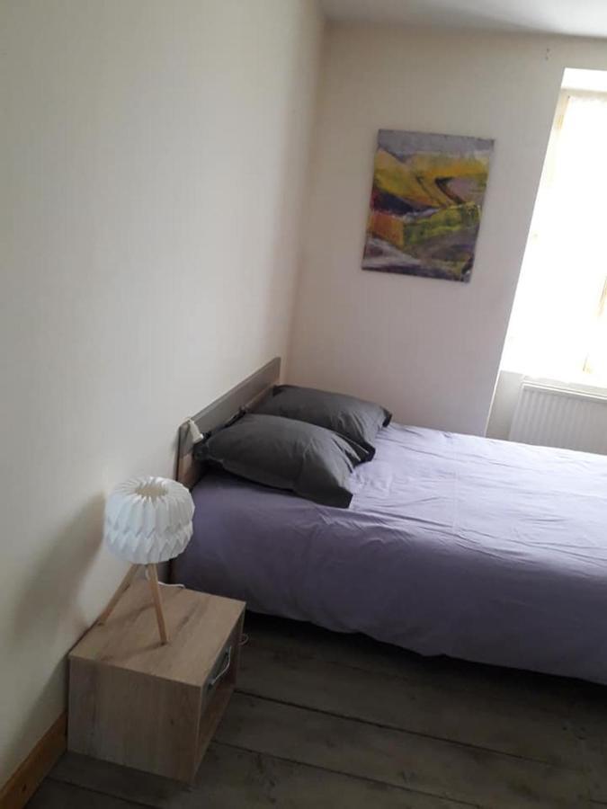 Appartement L'Atelier Du Chapeau Rouge à Souvigny Extérieur photo