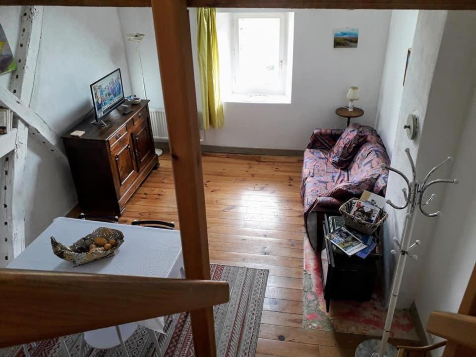 Appartement L'Atelier Du Chapeau Rouge à Souvigny Extérieur photo